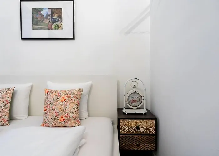 Practical 1Br Flat By Center By Hm