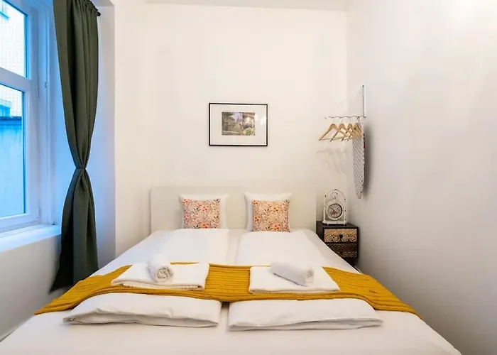 Practical 1Br Flat By Center By Hm