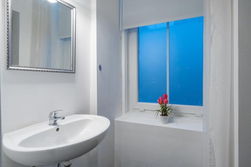 Practical 1br Flat By Center By Hm Appartamento